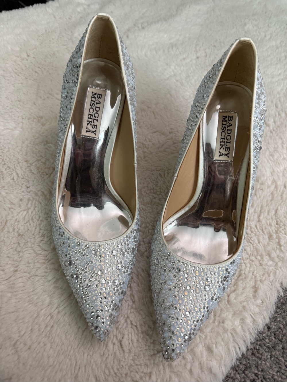 NWOT Badgley Mischka Rhinestone Pumps